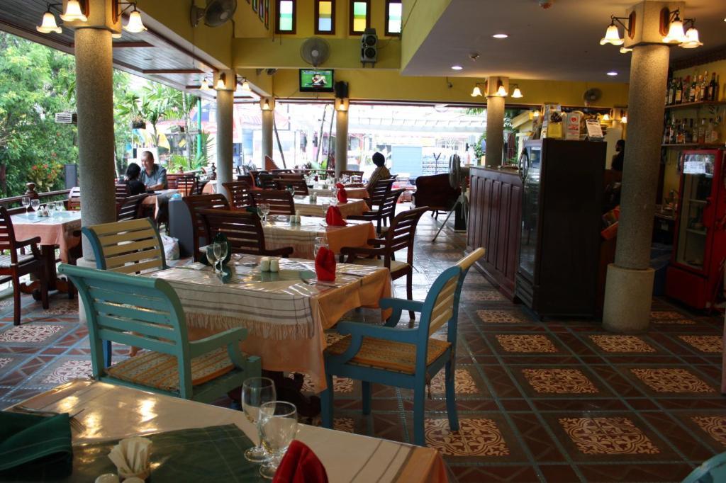 Andatel Grande Patong Phuket Restoran gambar